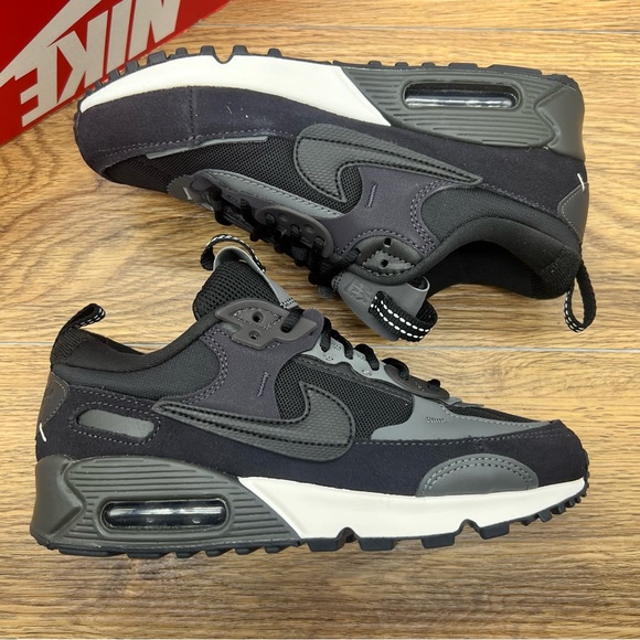 Nike Air Max 90 FUTURA - Picture 3 of 6